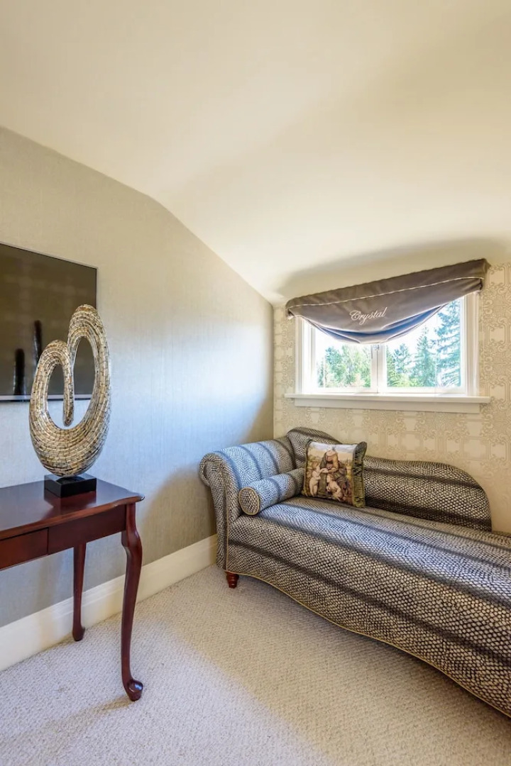 Crystal's View Bed & Breakfast