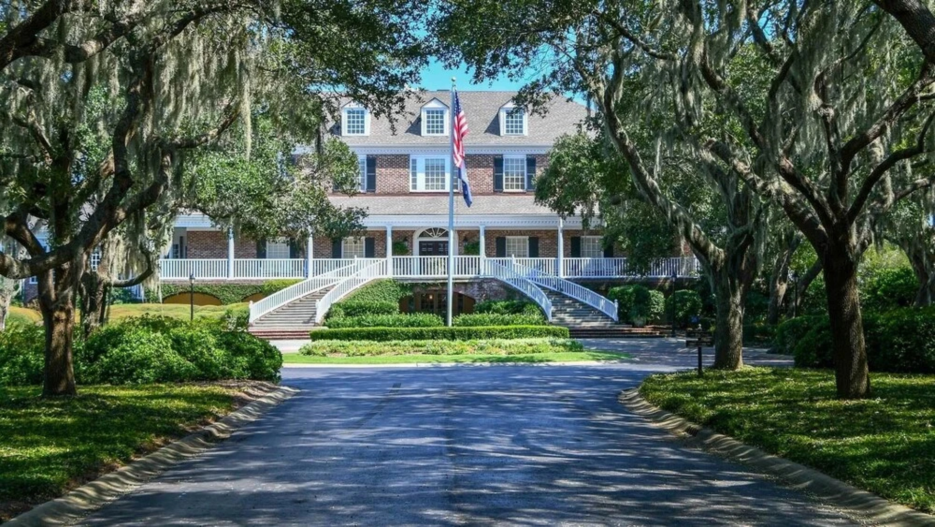 104 the Nautilus 5 Br Home by RedAwning