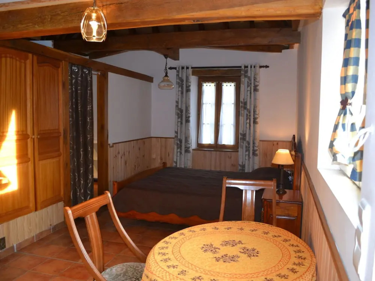 Well-kept Mobile Home Situated Among Vineyards in Dordogne