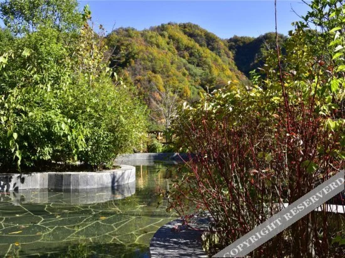 Yihe Funiu Shanju Hot Spring  Hotel