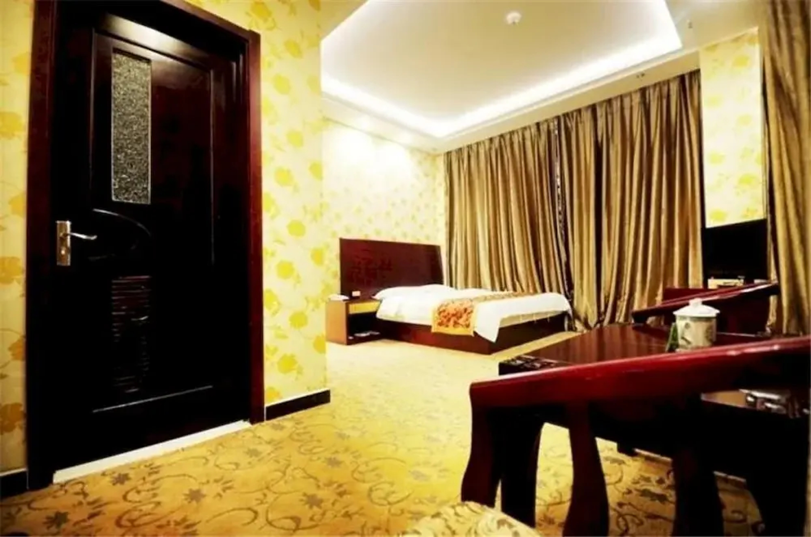Tian Yuan Holiday Hotel