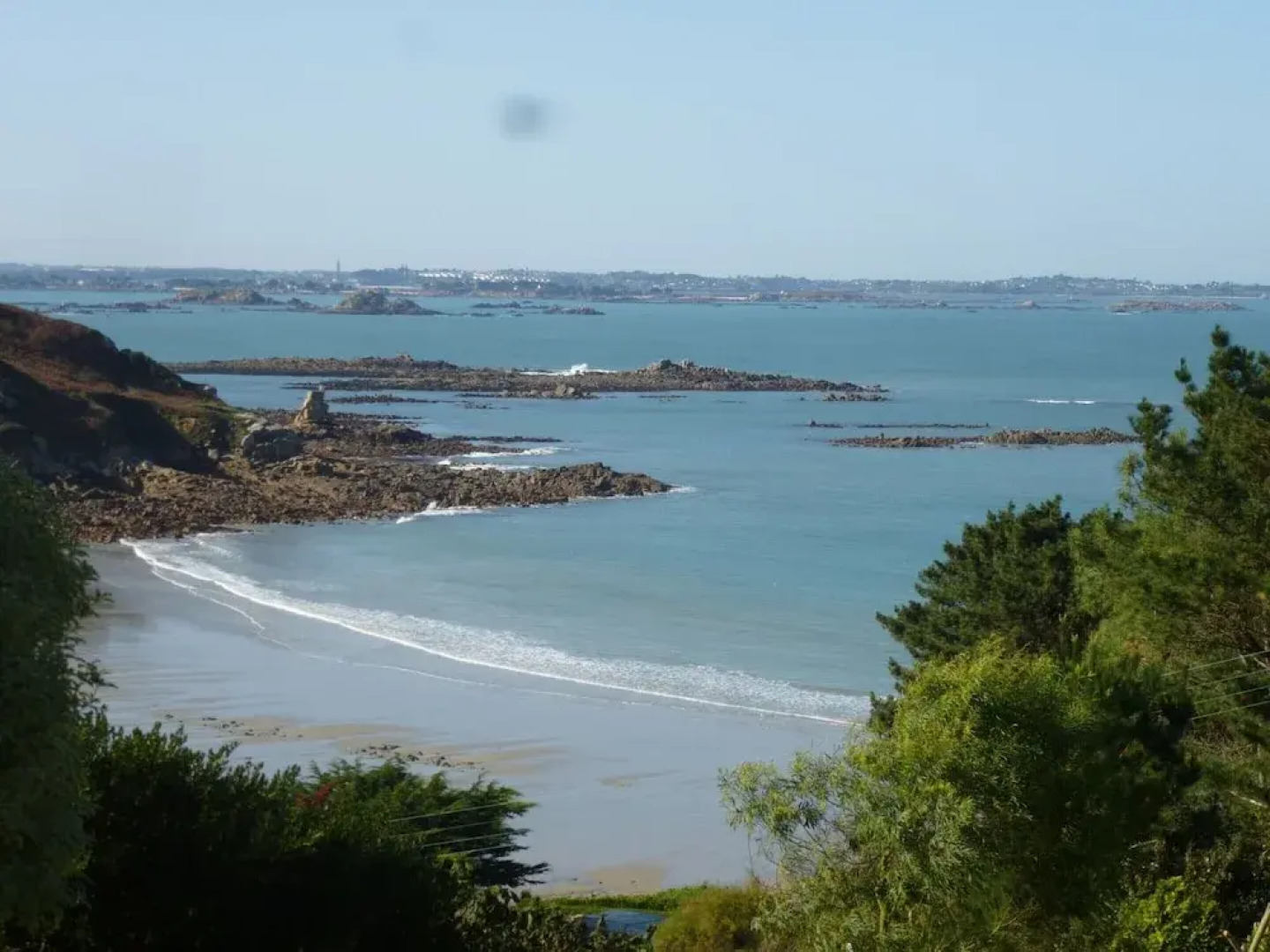 Charming Sea View Stay, 50m Close