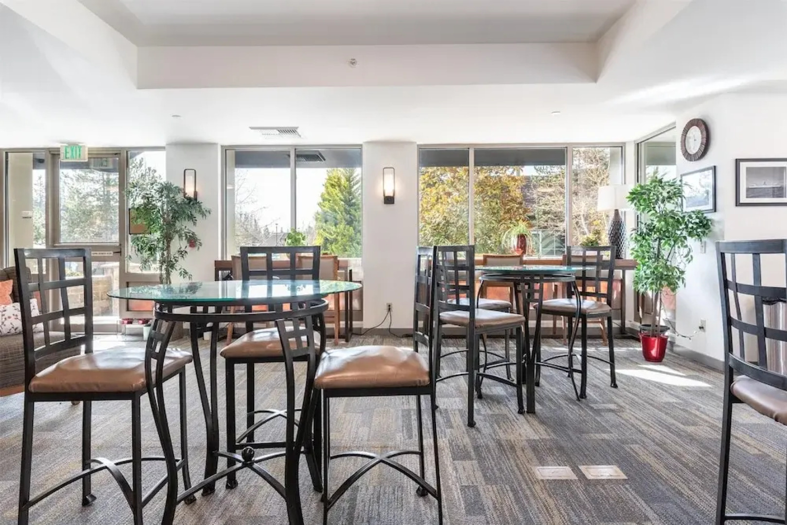 Marshall Suites Bainbridge Island, SureStay Collection by BW