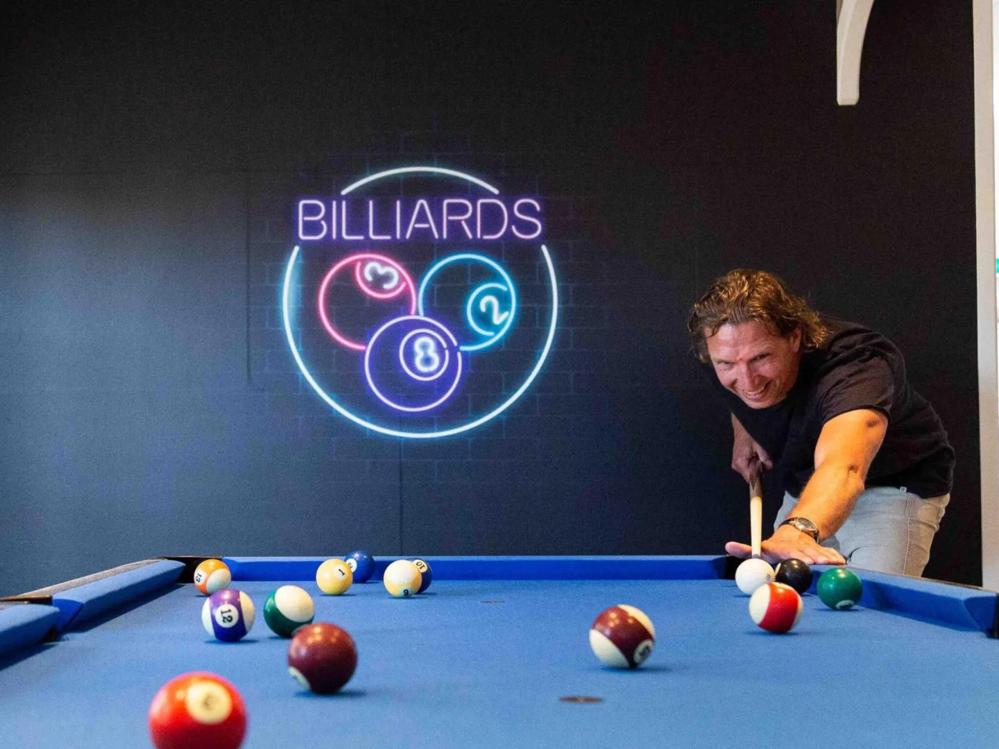 Modern chalet with sauna and spa, on a holiday park in a wetland area