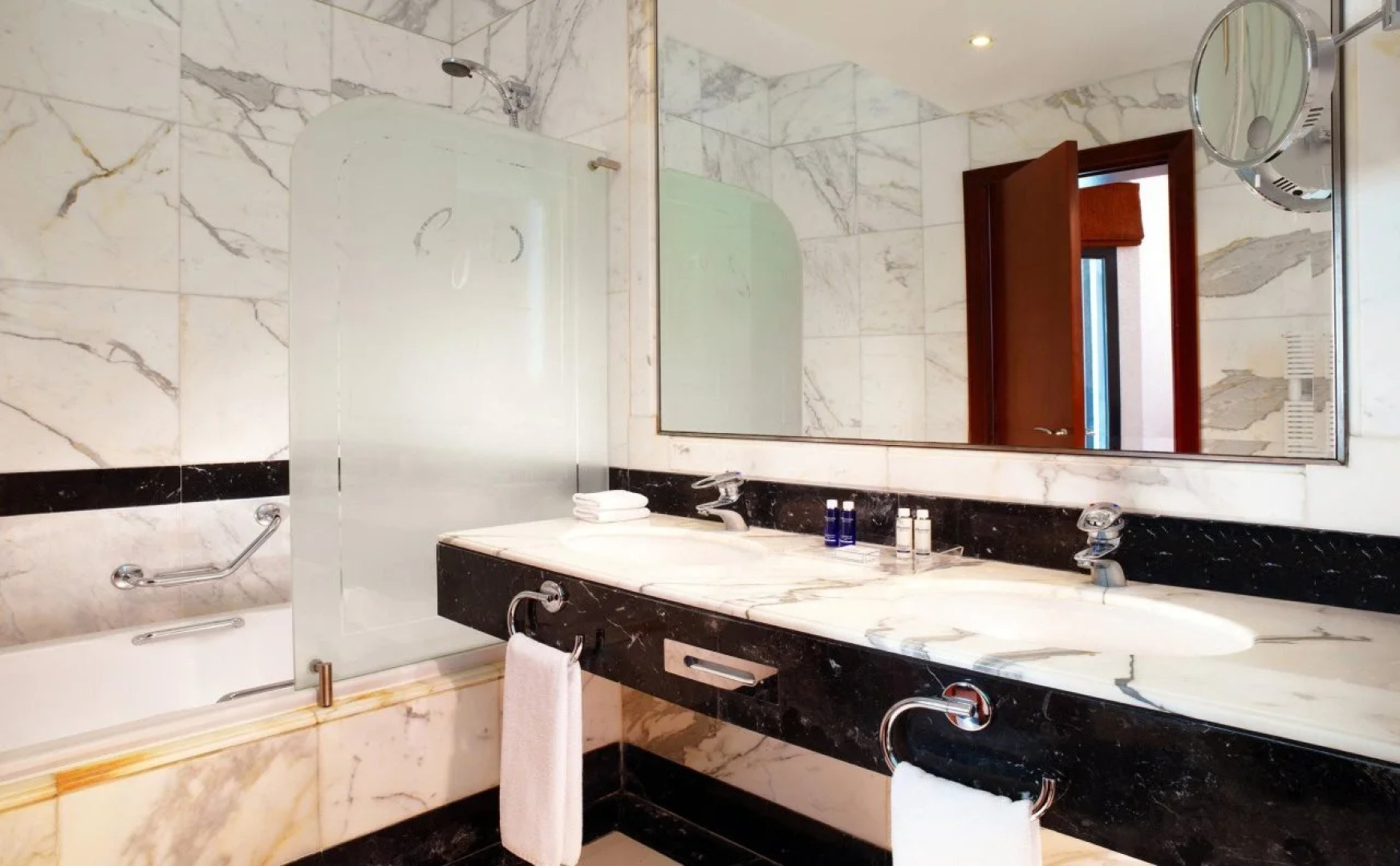 Grand Hills, a Luxury Collection Hotel & Spa, Broumana