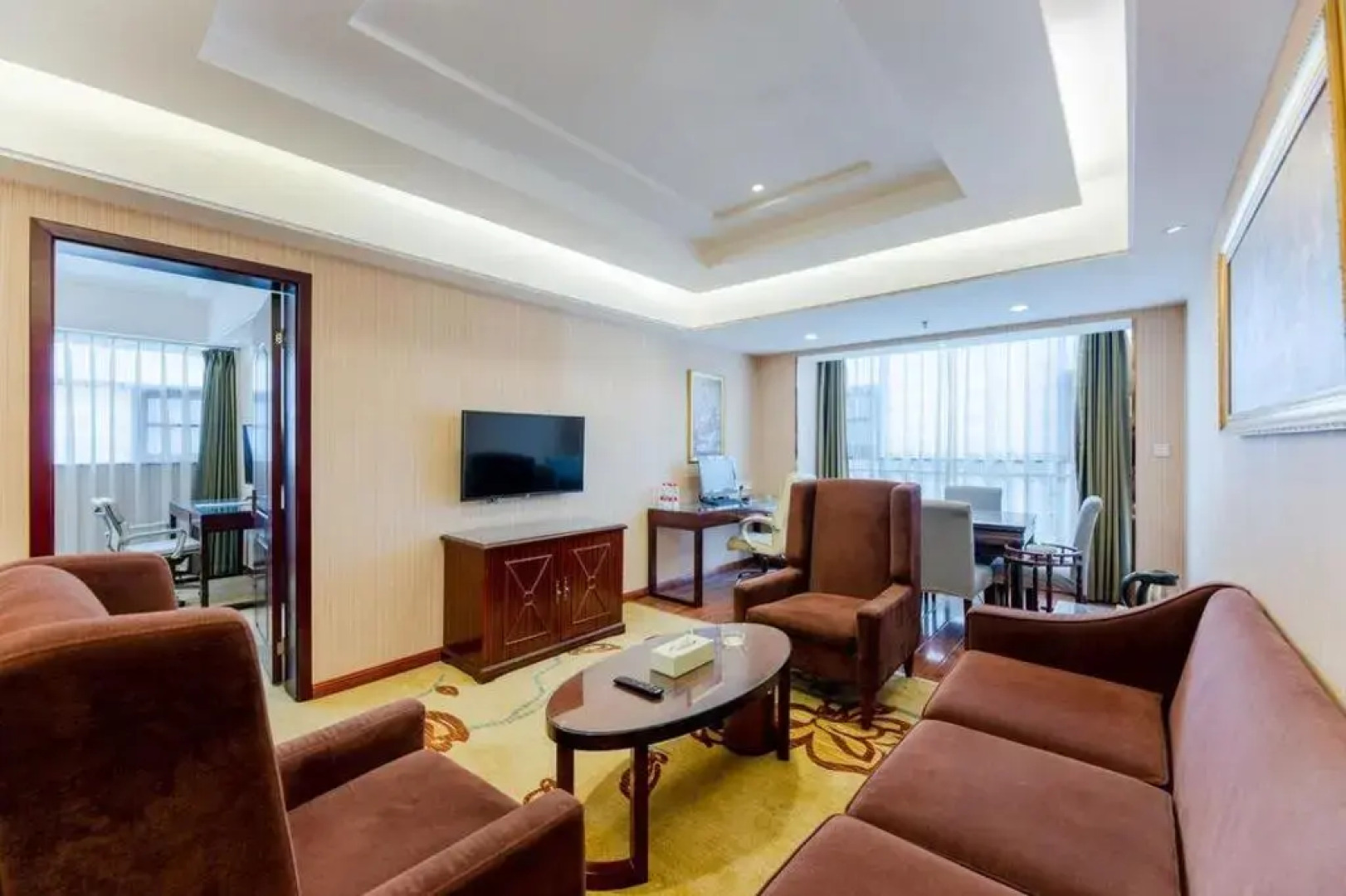 Vienna International Hotel (Zhumadian Huayuan Xuefu)