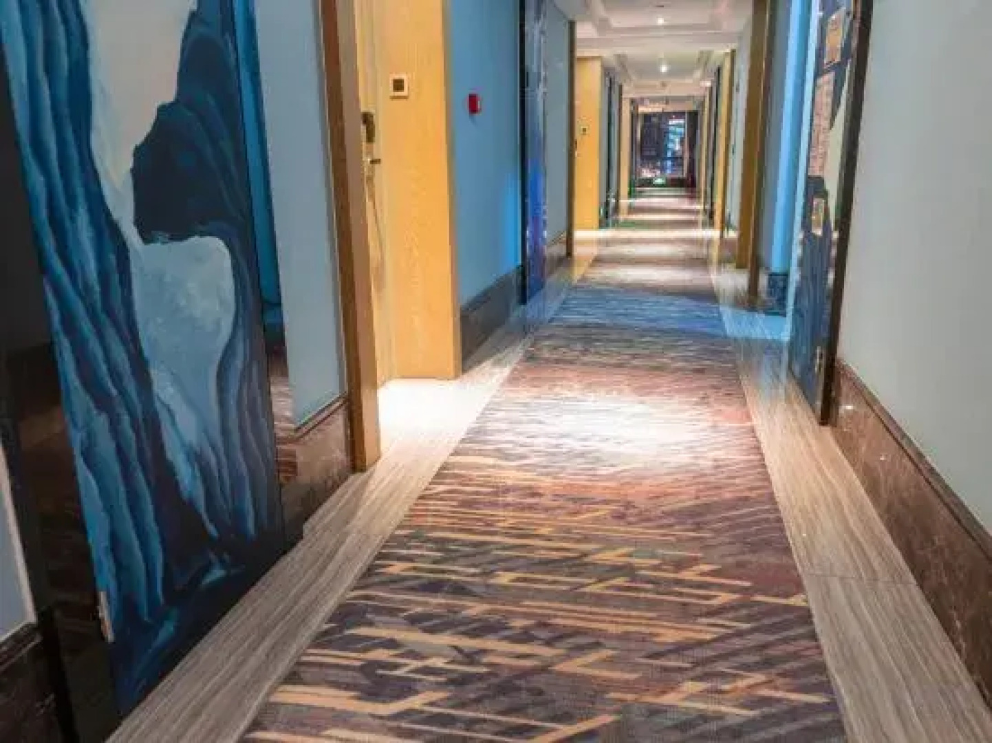 Yiyuan Lanbao Hotel Lingshui