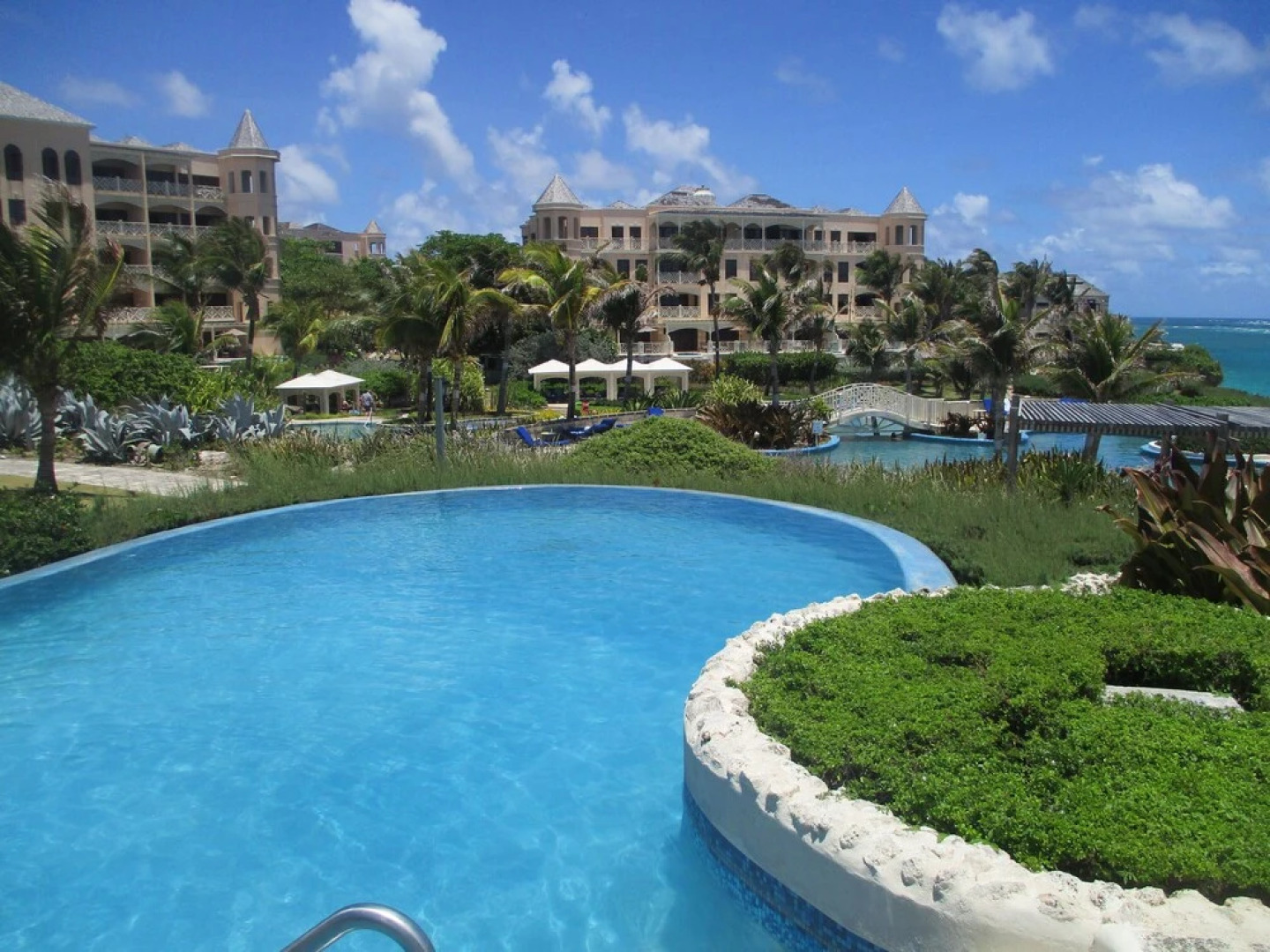 1 Bedroom Ocean View Apartment The Crane, Barbados