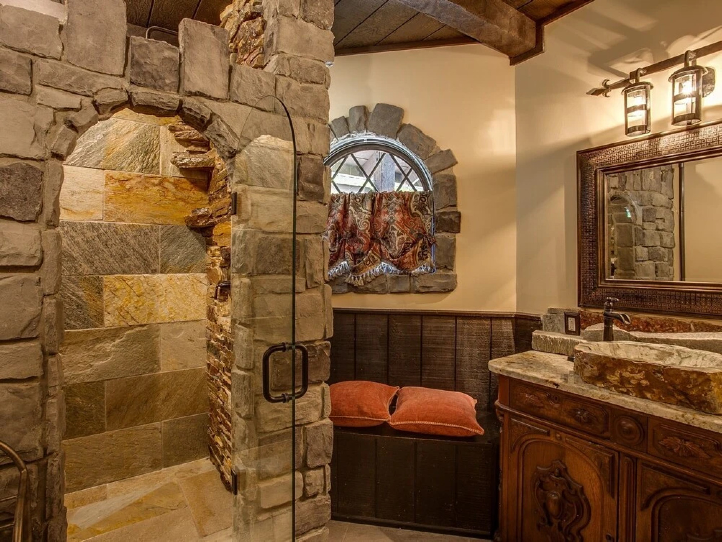 Storybook Riverside Inn