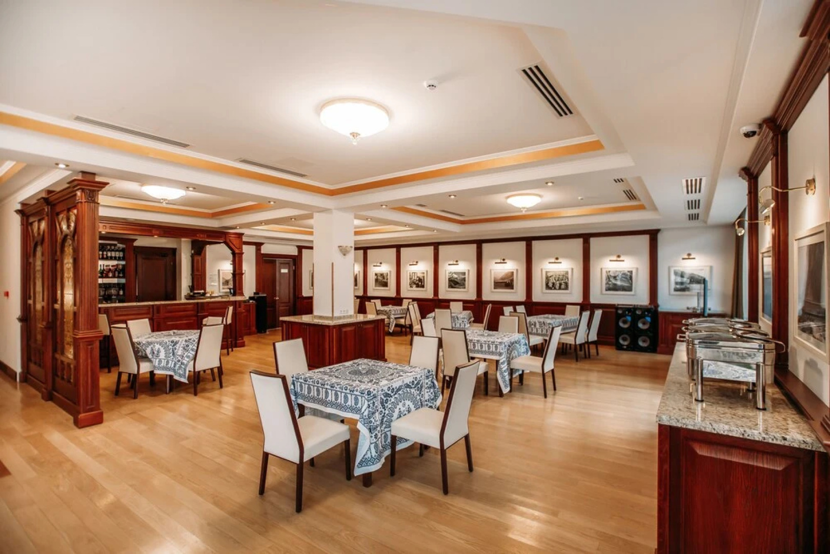 Отель Porta Caucasia