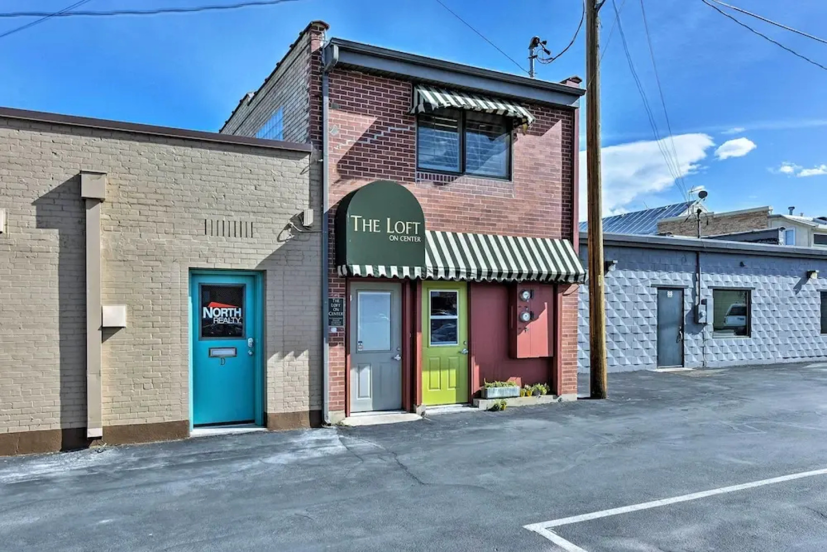 Walkable Downtown Logan Apartment w/ Rooftop Deck
