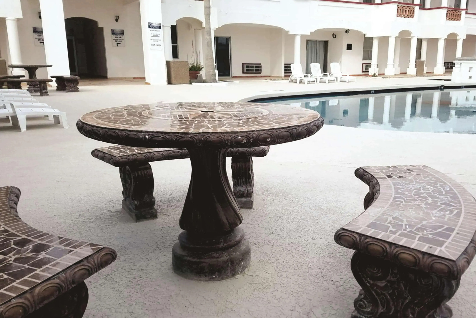 Laos Mar Hotel & Suites