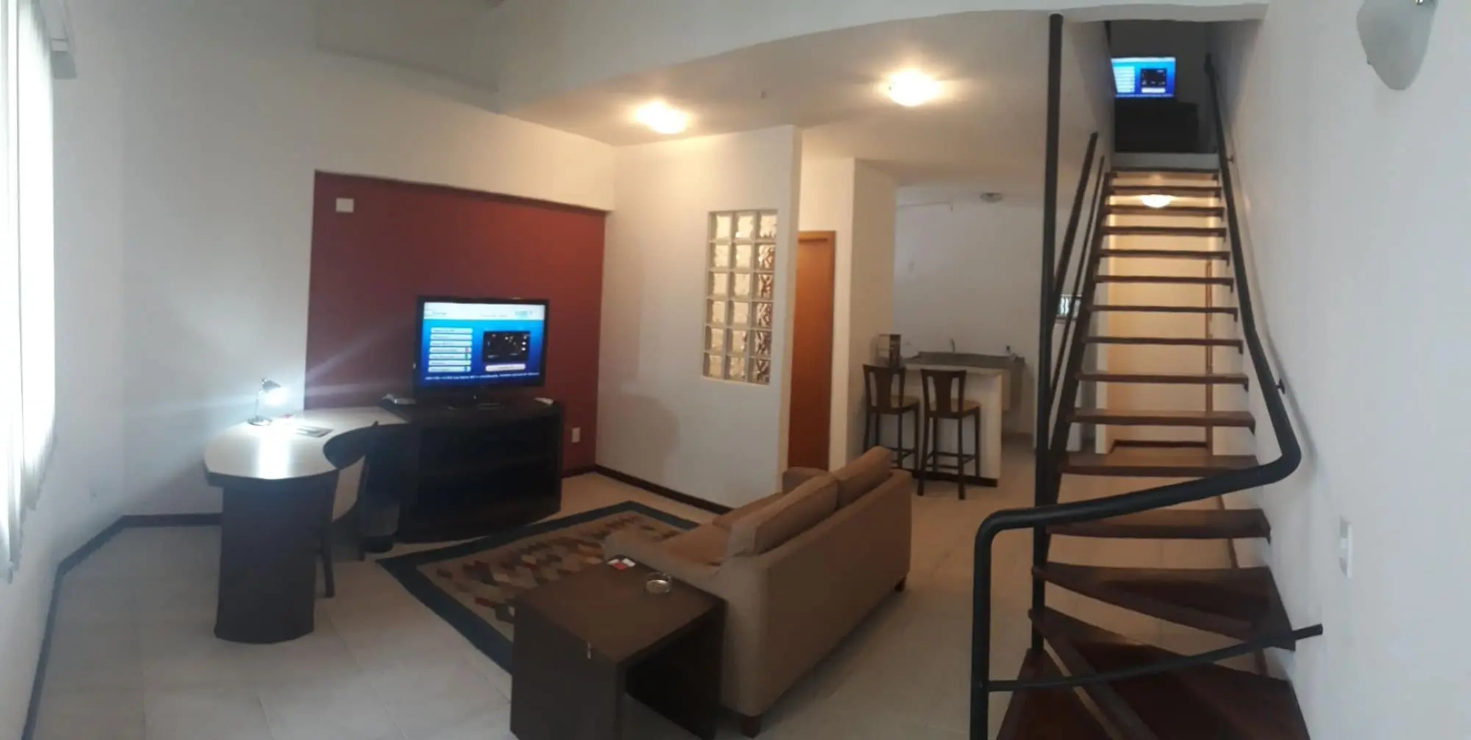 Mondrian Suite Hotel