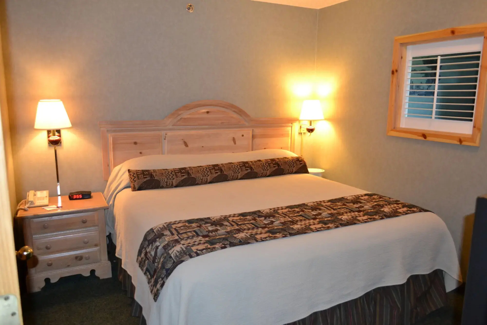 Crooked River Lodge