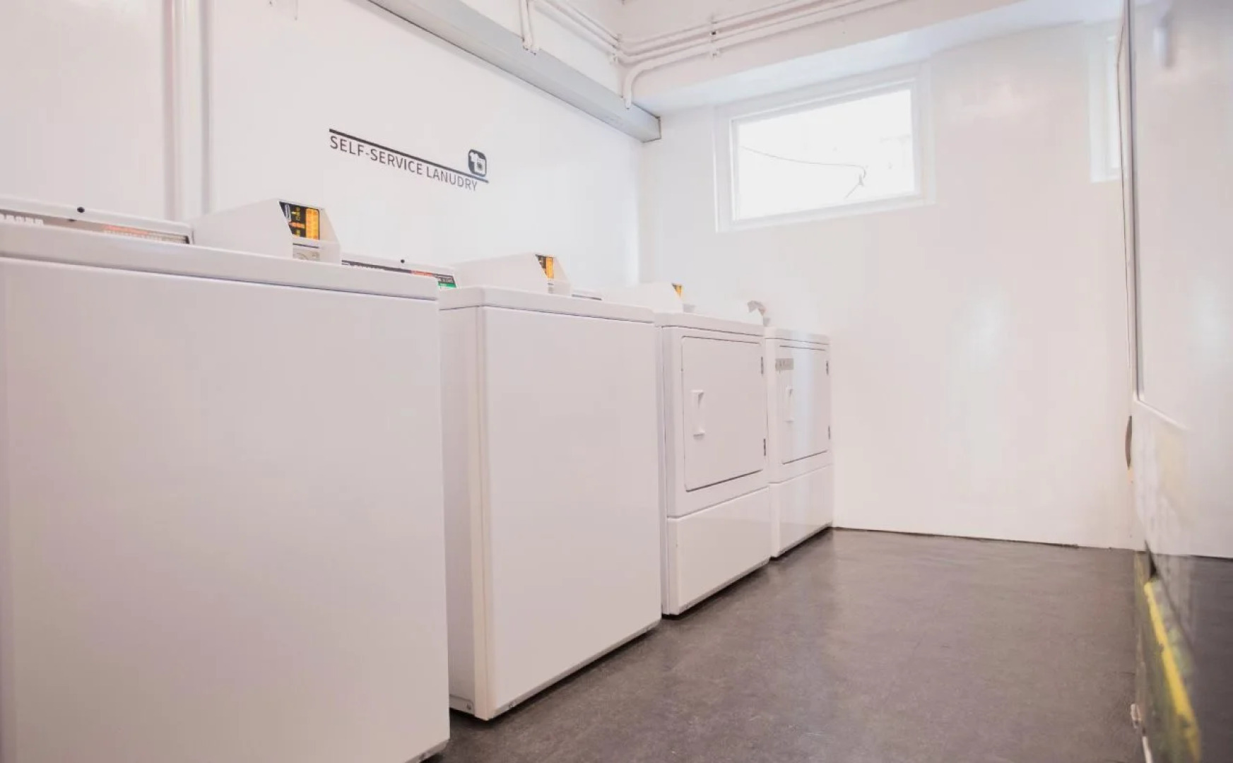 Single Inn - Kaohsiung Station