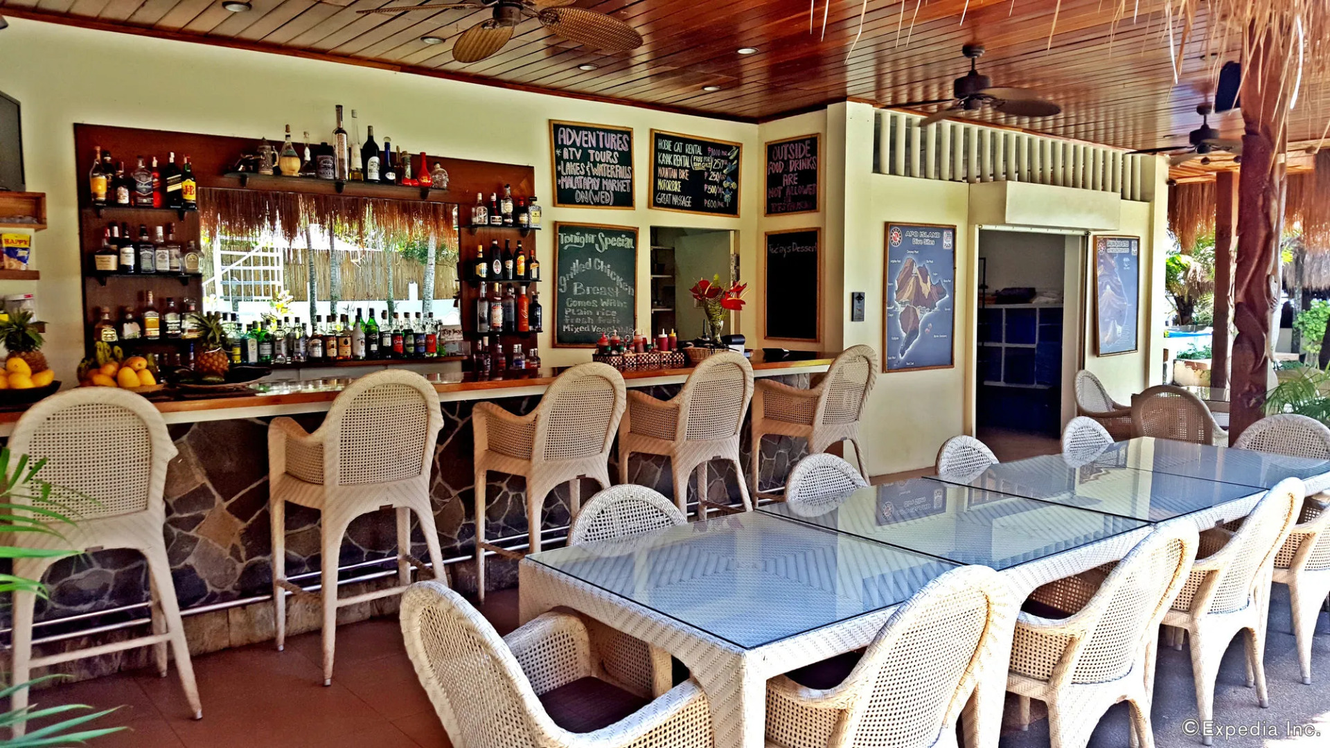 Mike's Dauin Beach Resort