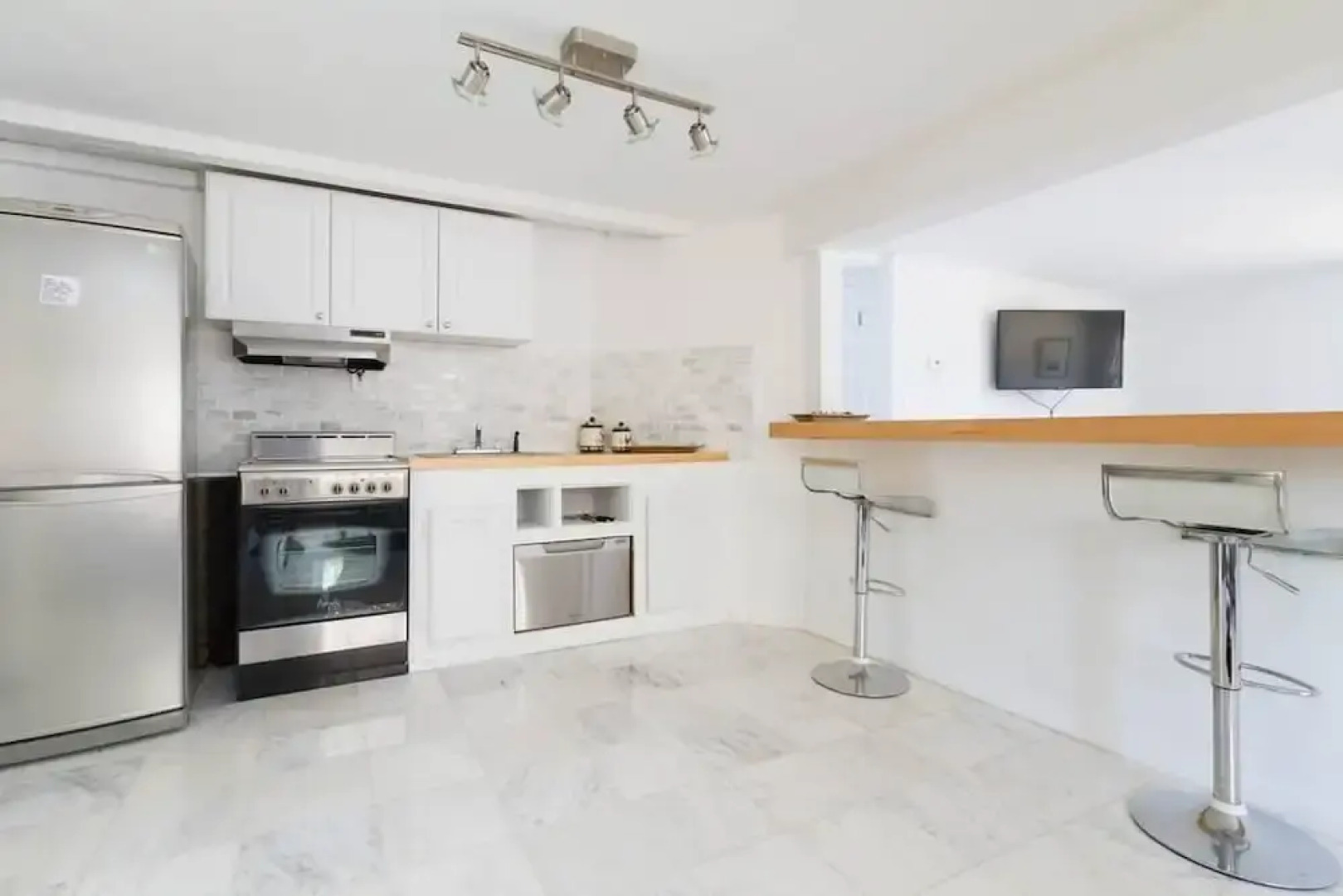 SH001 5 Bedroom Holiday home By Senstay