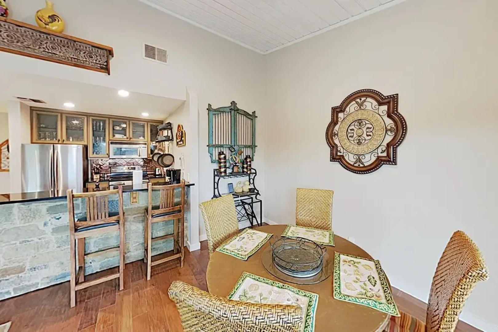 3BR 2BA Lake Travis Waterfront with Boat Launch by RedAwning