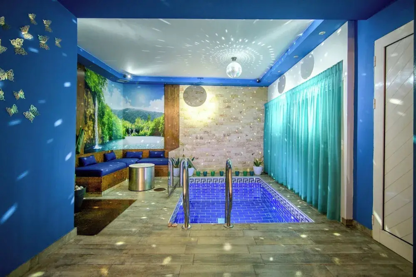 Krousonas Mountain View Suite