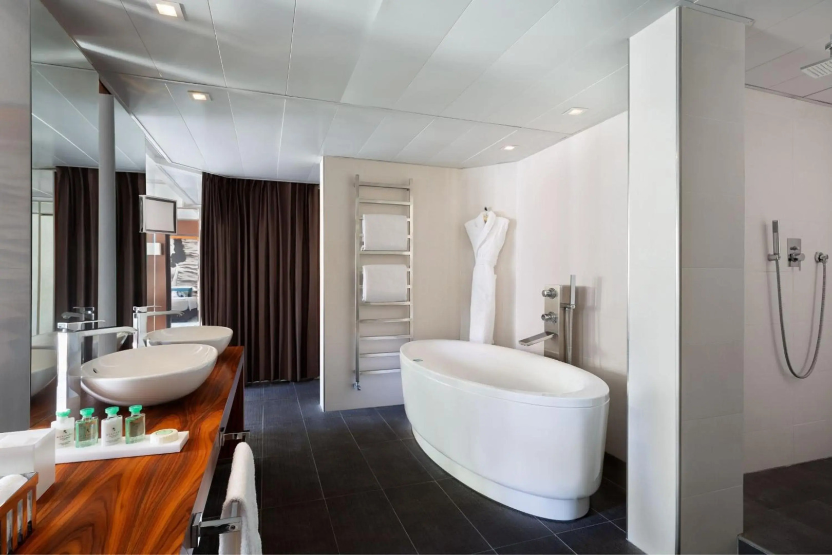 Отель JW Marriott Cannes