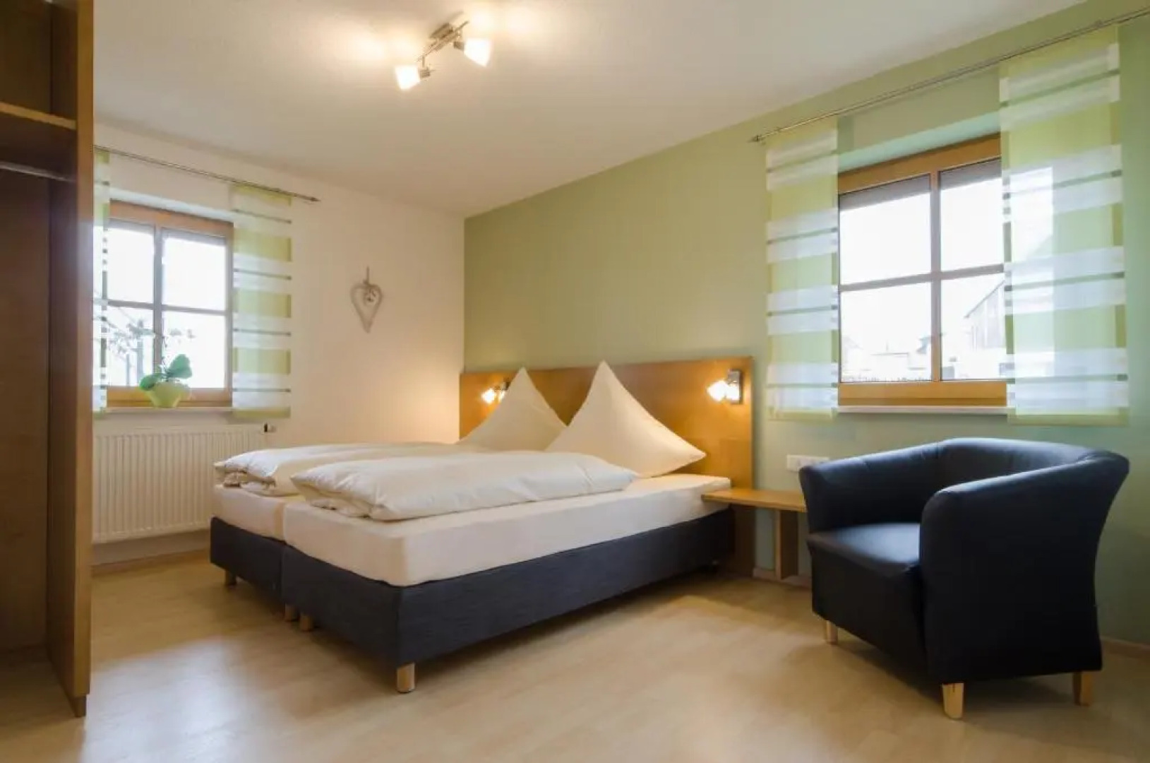 **** Panorama Ferienwohnungen Thiem