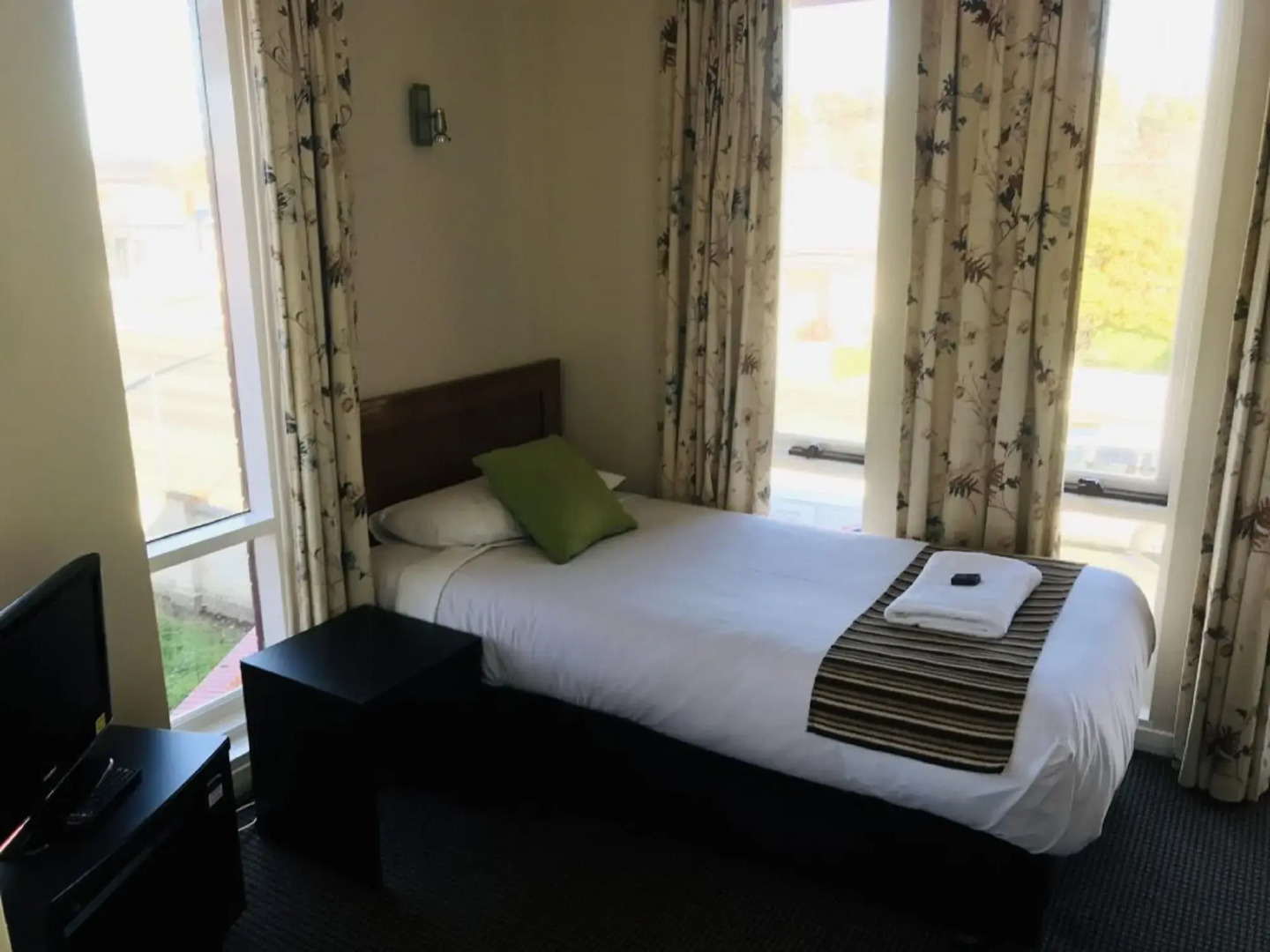 Sovereign Park Motor Inn