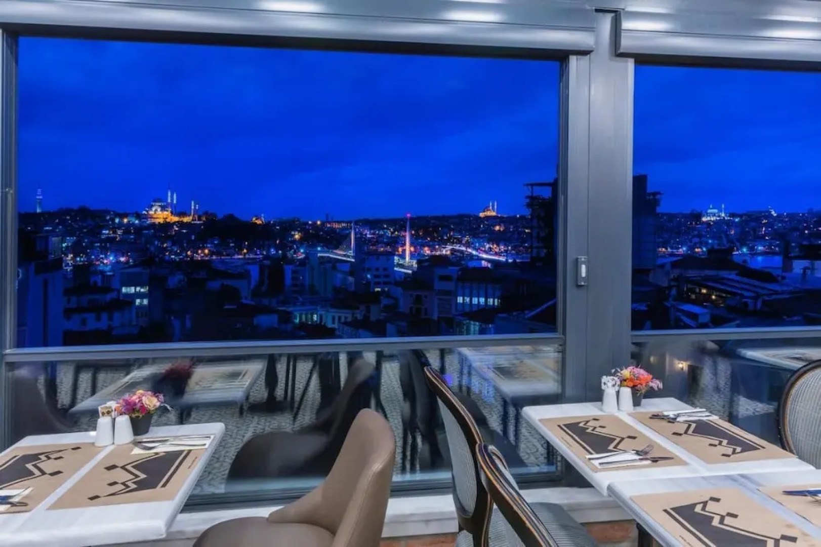 Meroddi La Porta Hotel