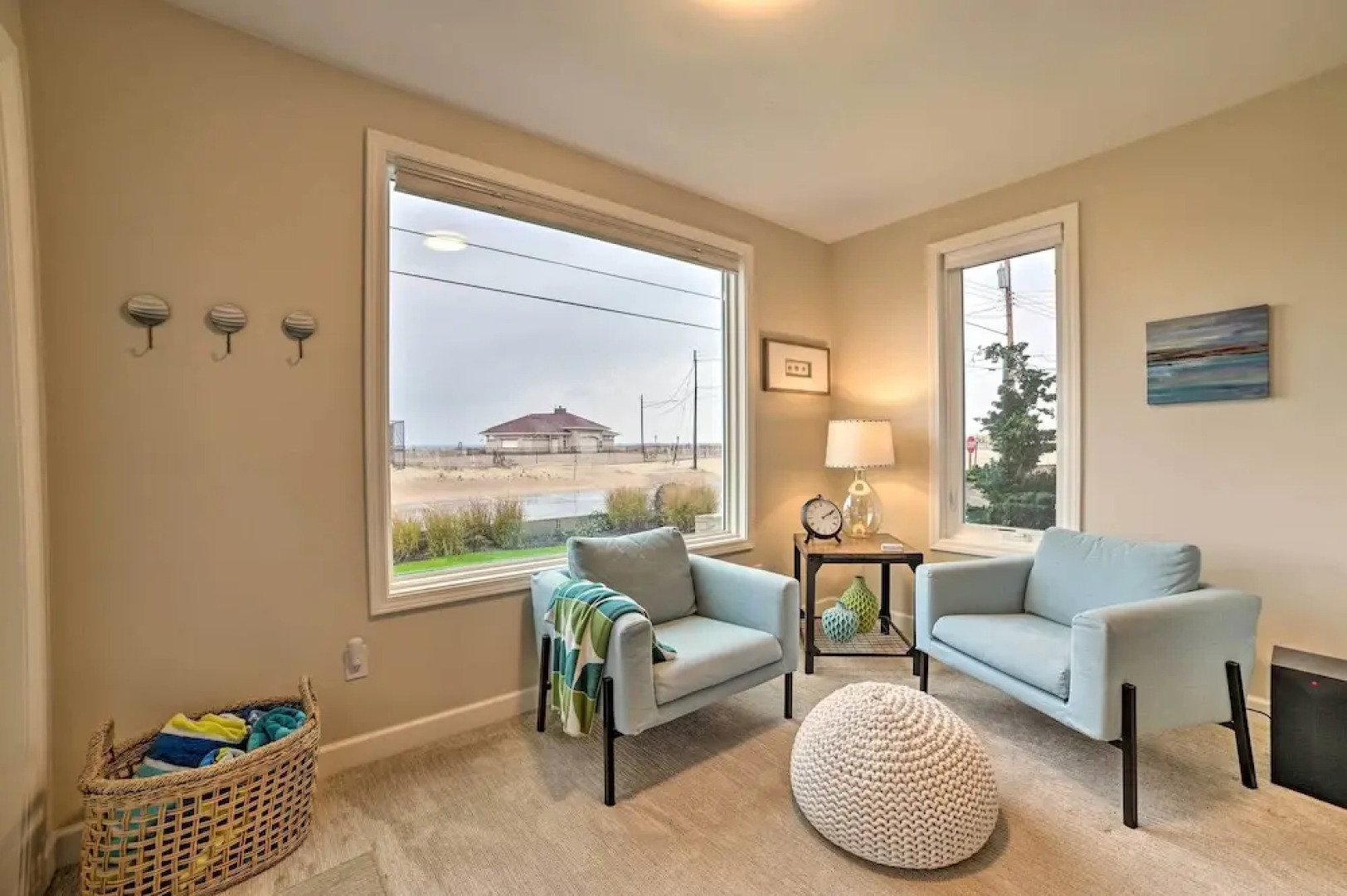 Chic Manistee Cottage: Steps to Lake Michigan!