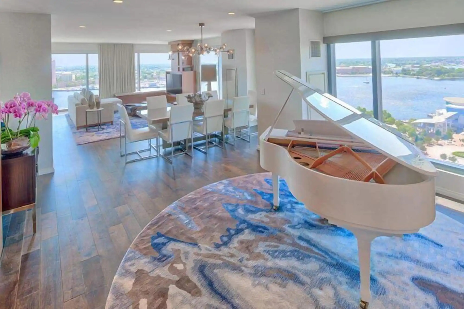 Hilton Norfolk The Main