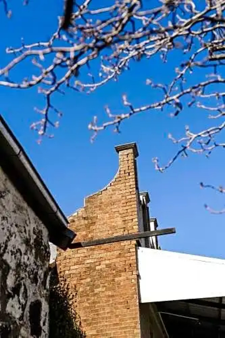 The Commercial Quarters - Room 2-has air conditioning, free WIFI, TV and fridge