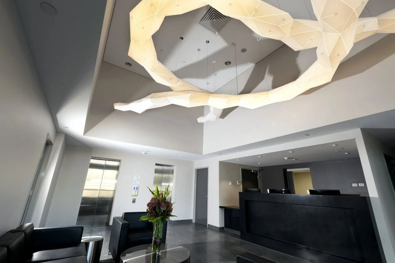 H on Mitchell Apartment Hotel