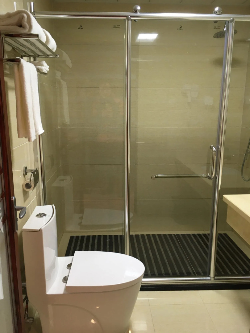 Yangshuo Mountain Top Retreat