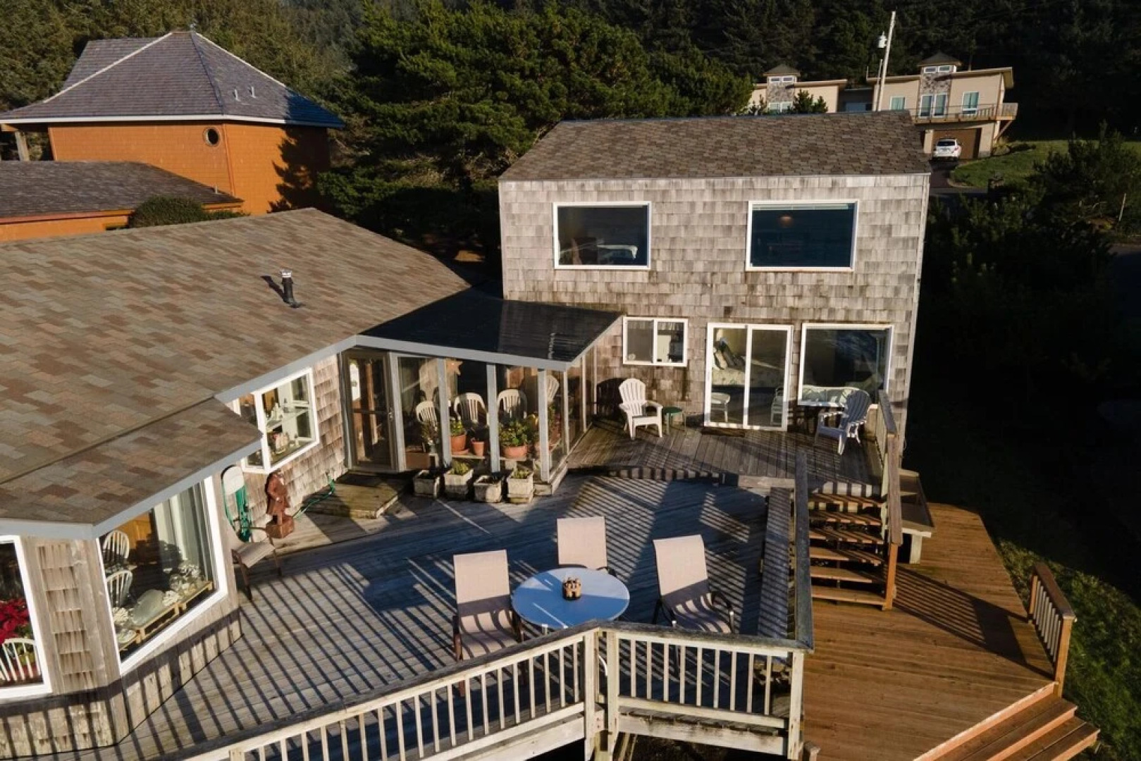 Whale Pointe 2 Br cottage by RedAwning