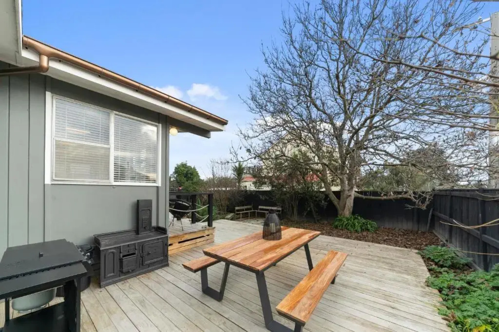 The Walnut Tree House - Martinborough Holiday Home