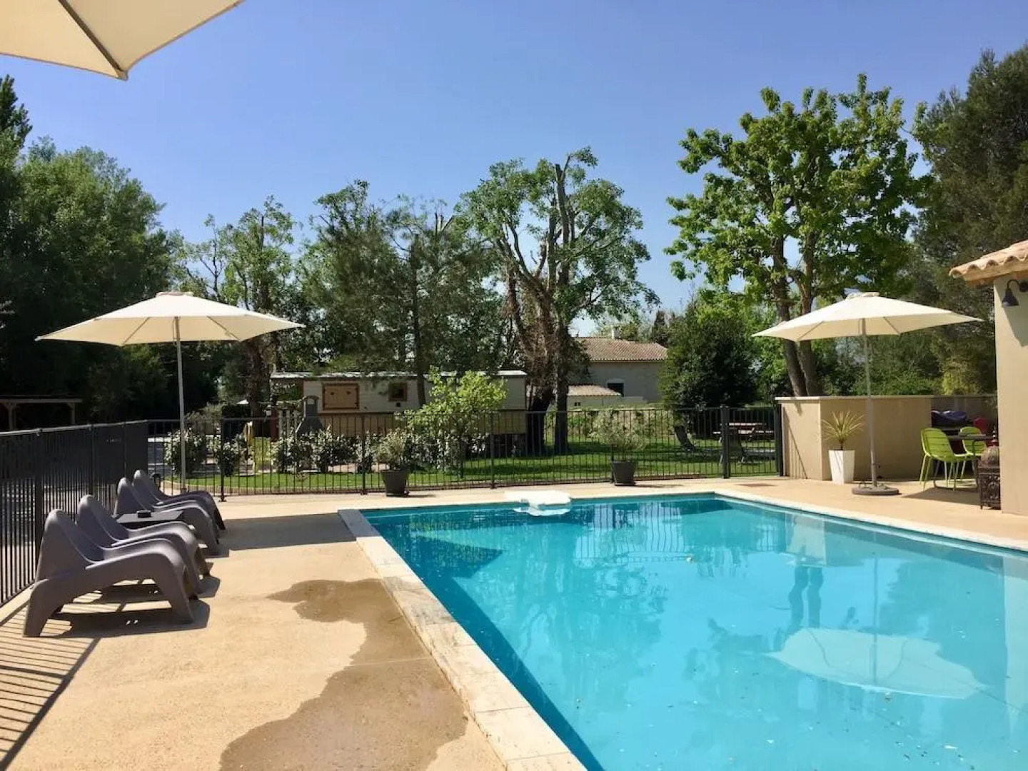 Des roulottes en Provence. Appartement