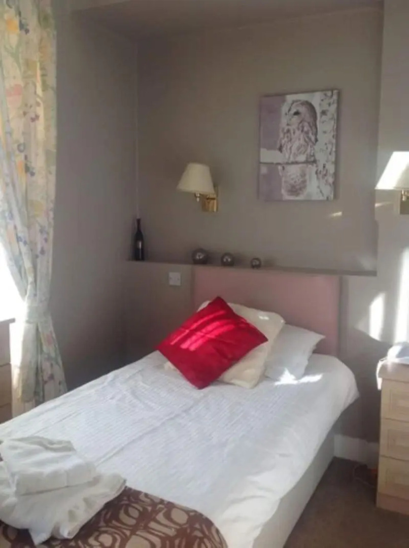 Homesly The George Hotel