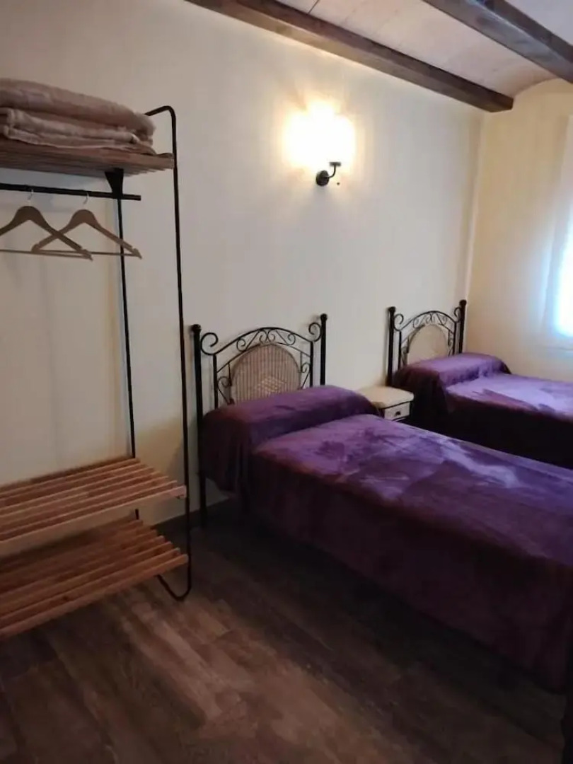 Casas Del Barranco De La Hoz