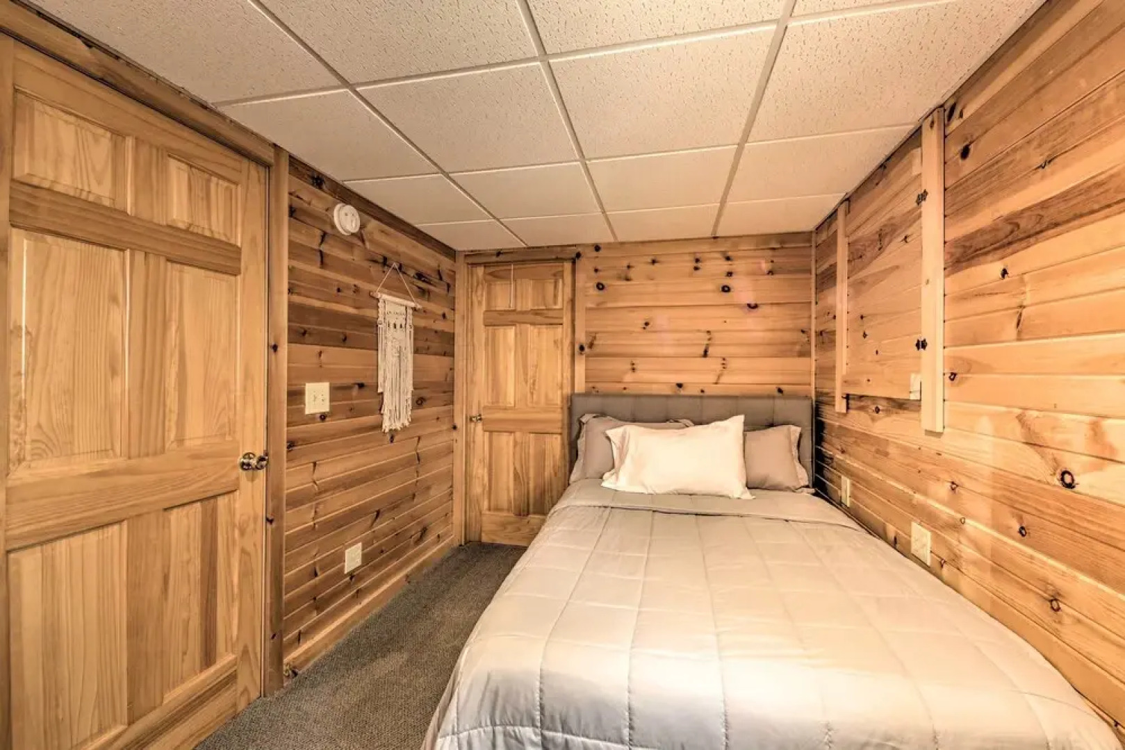 Rock River Waterfront Cabin: Dock & Game Room!