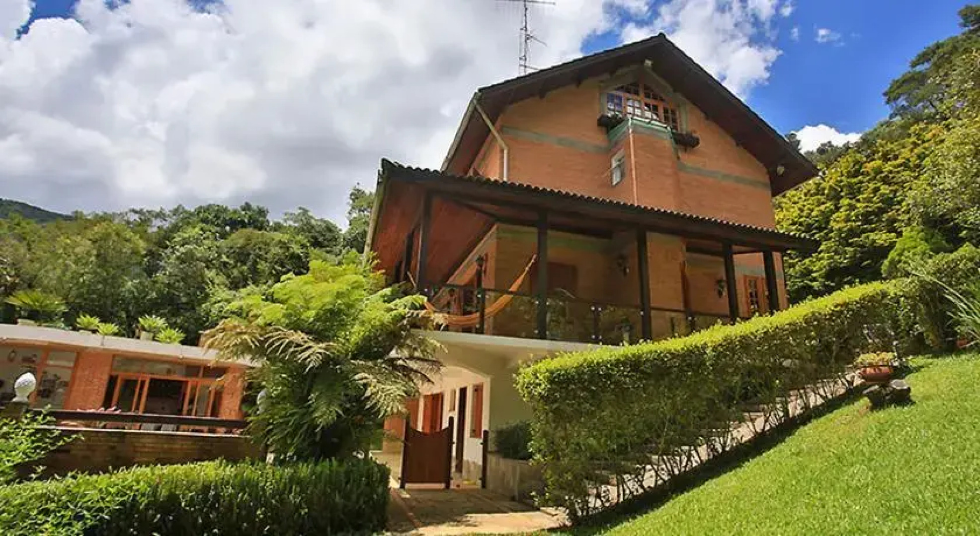 Linda Casa nas montanhas
