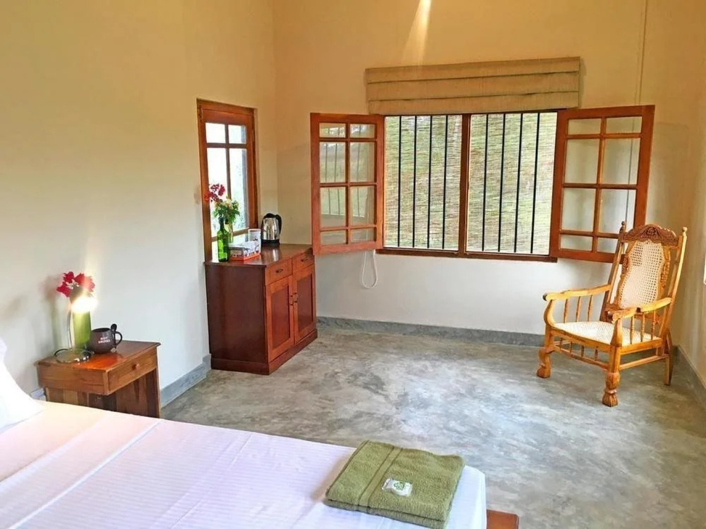 Captain's Lake Safari Lodge