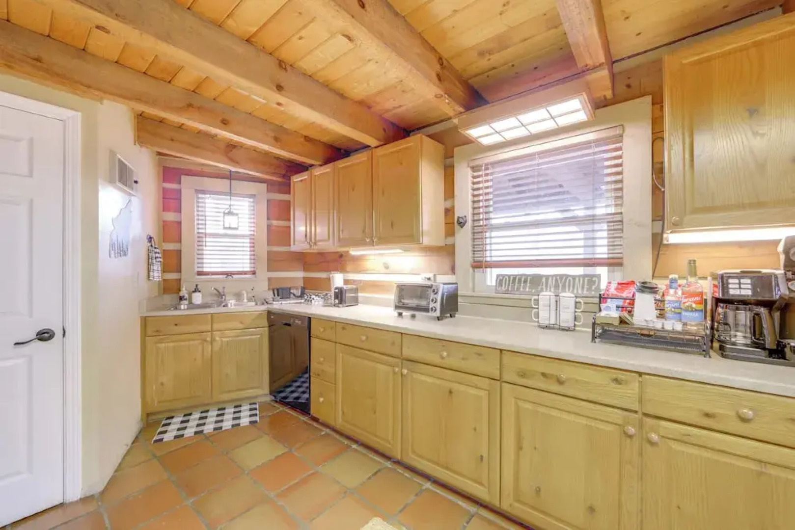 True Log Cabin w/ Game Room, Year-round Views