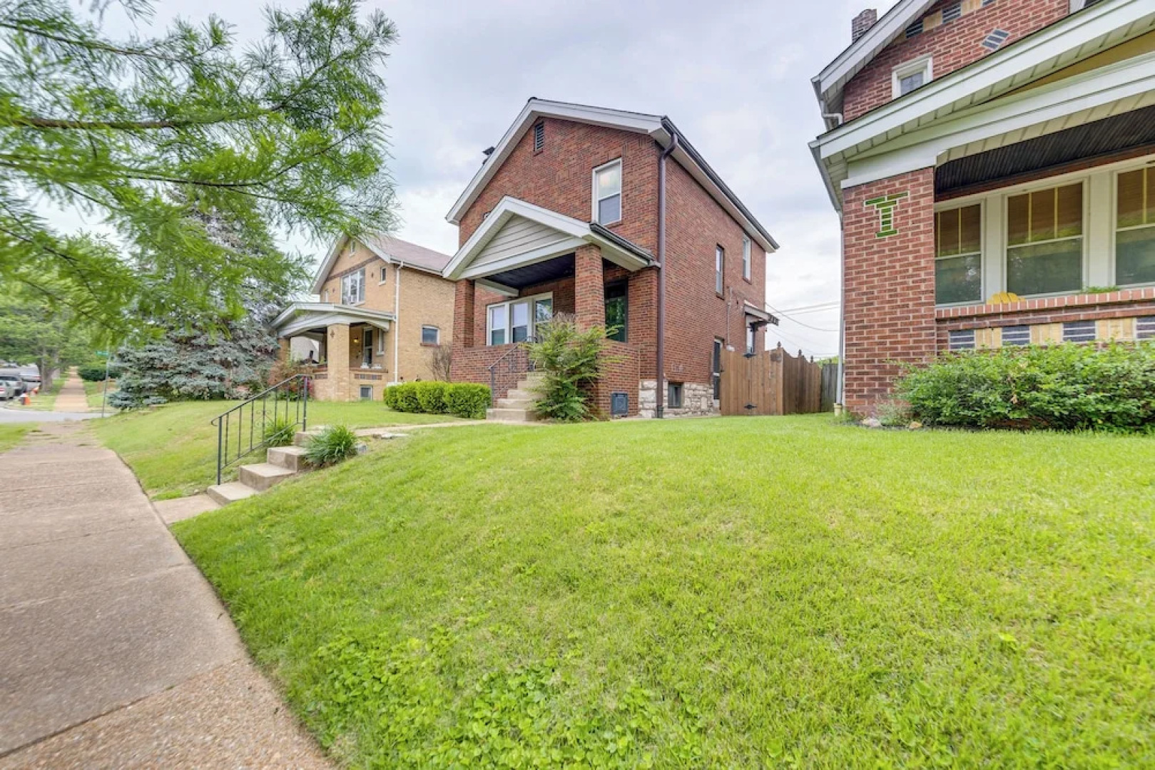 Pet-friendly St Louis Home w/ Grill & Backyard