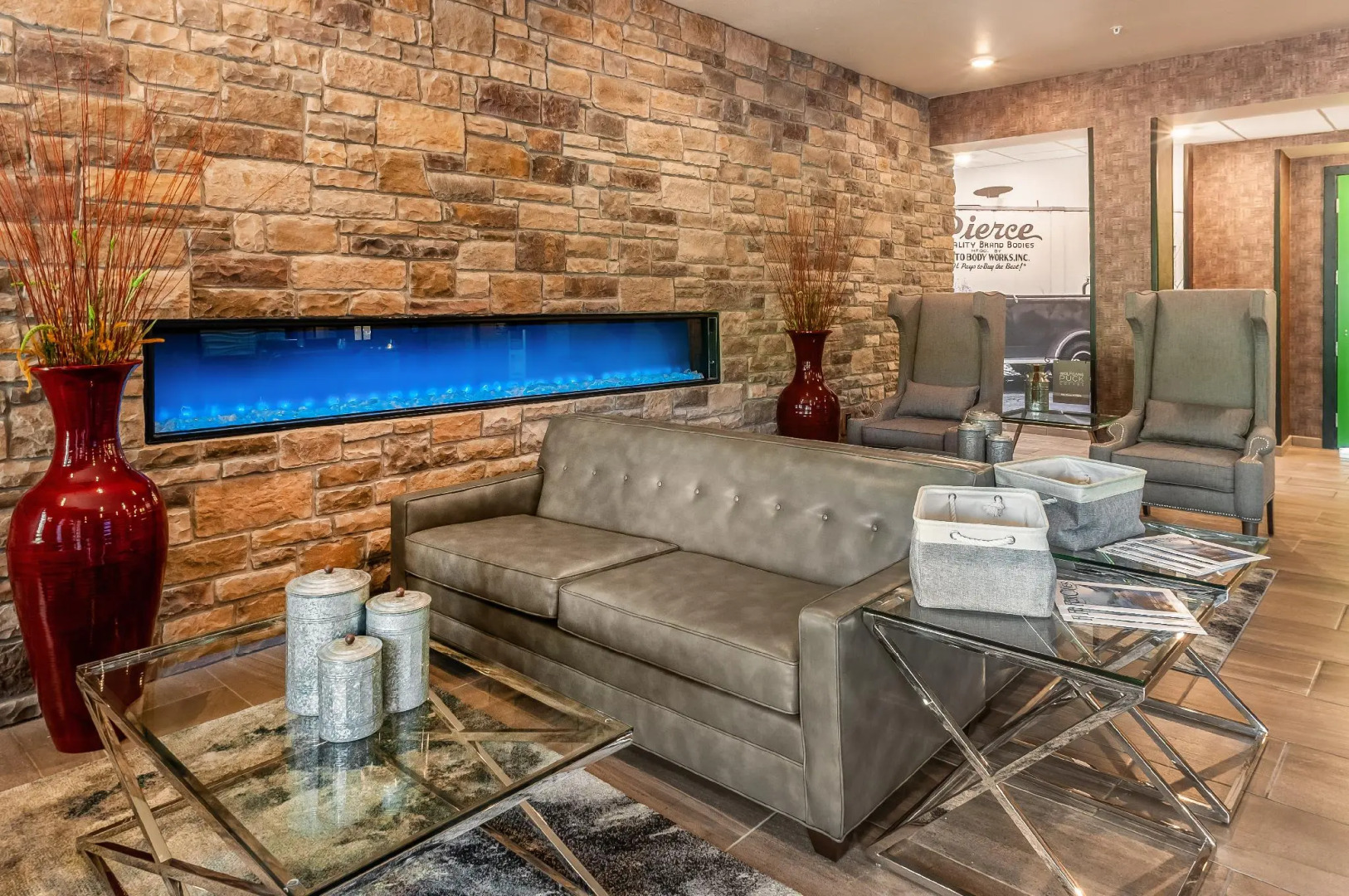 Cobblestone Hotel & Suites - Appleton International Airport