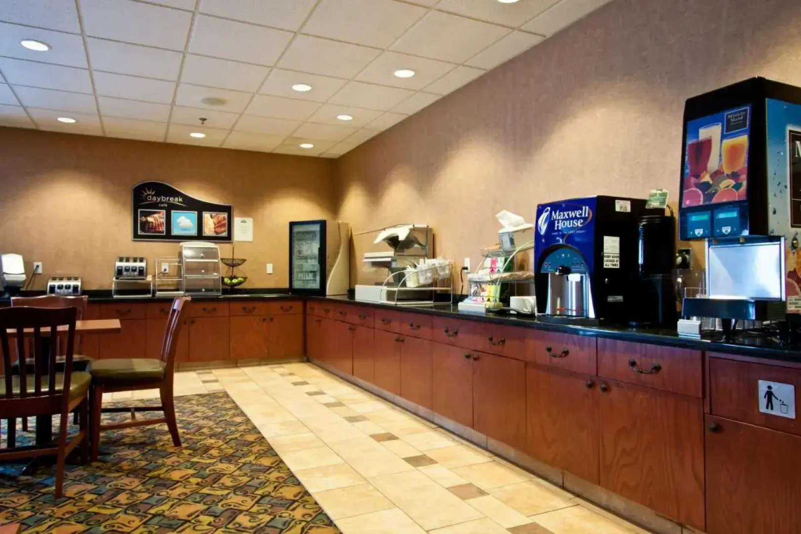 Days Inn & Suites by Wyndham Strathmore