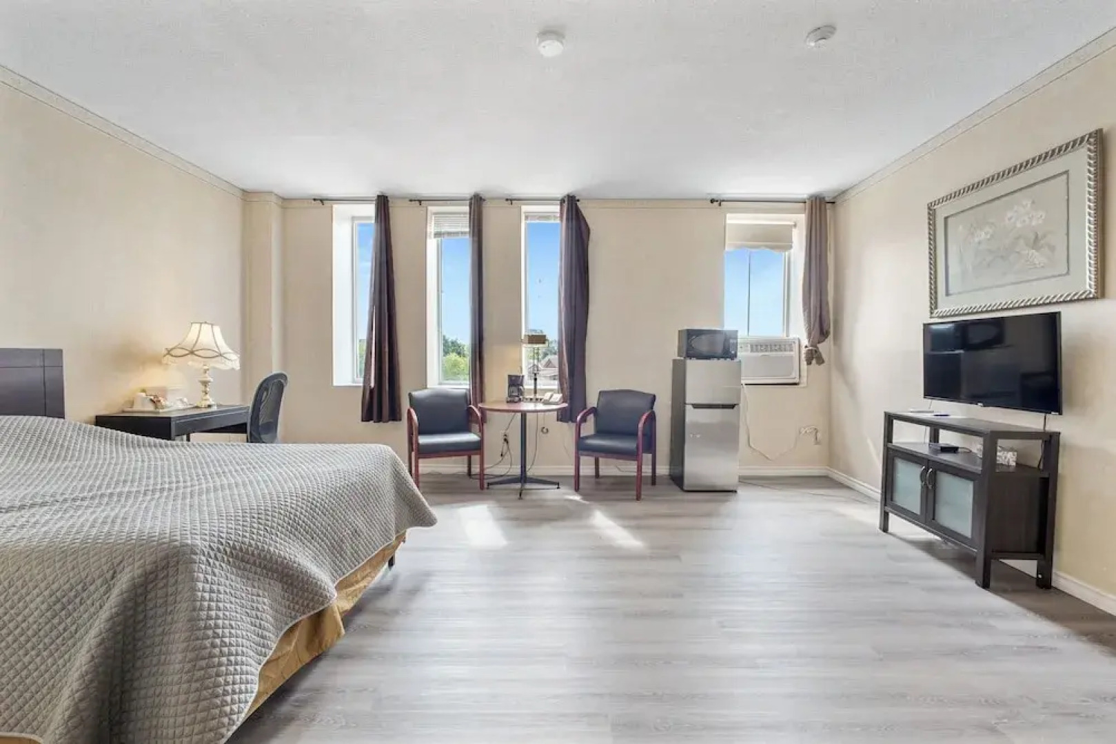 Royal Inn and Suites at Guelph