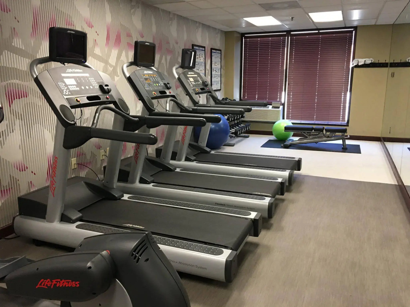 Crowne Plaza Edison by IHG