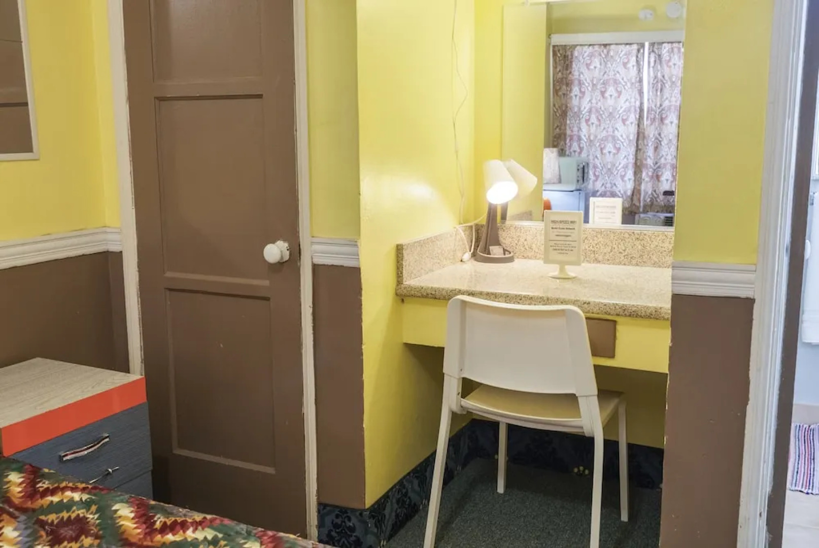 The New Star Motel with Studio-Kitchens: 1950s Extended-Stay Lodging and Retreat Center