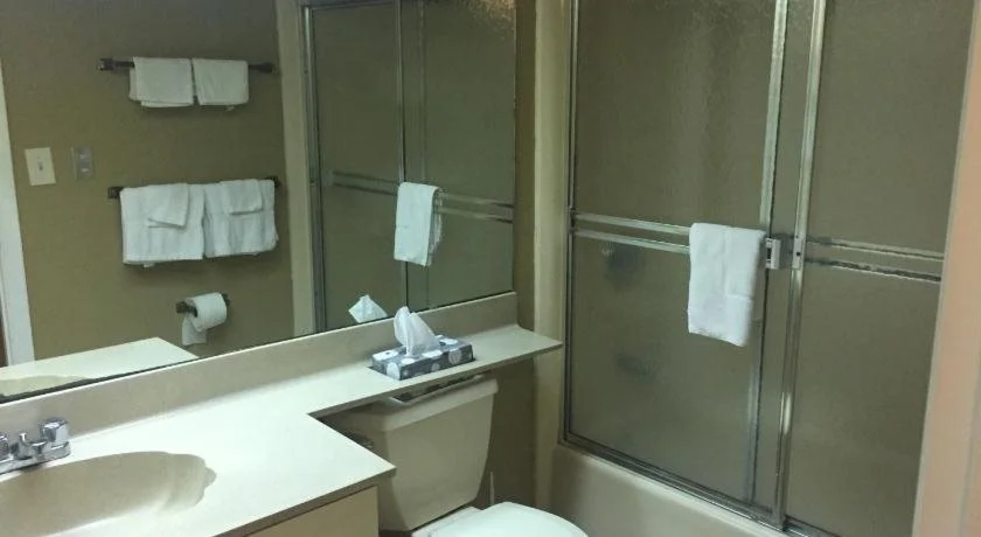 Charlotte Bay Resort And Club