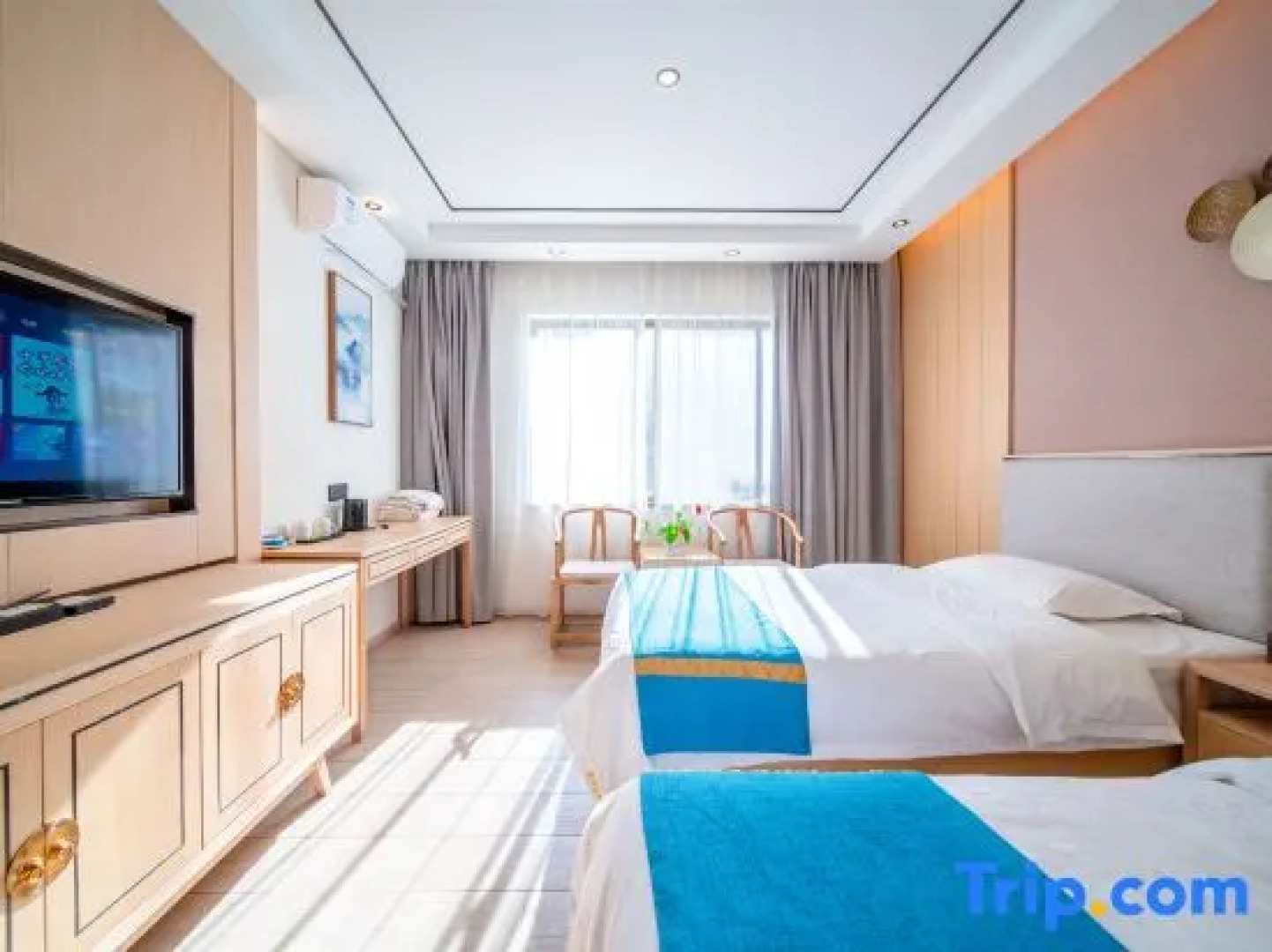 Xinjia Yuquan Hot Spring Hotel