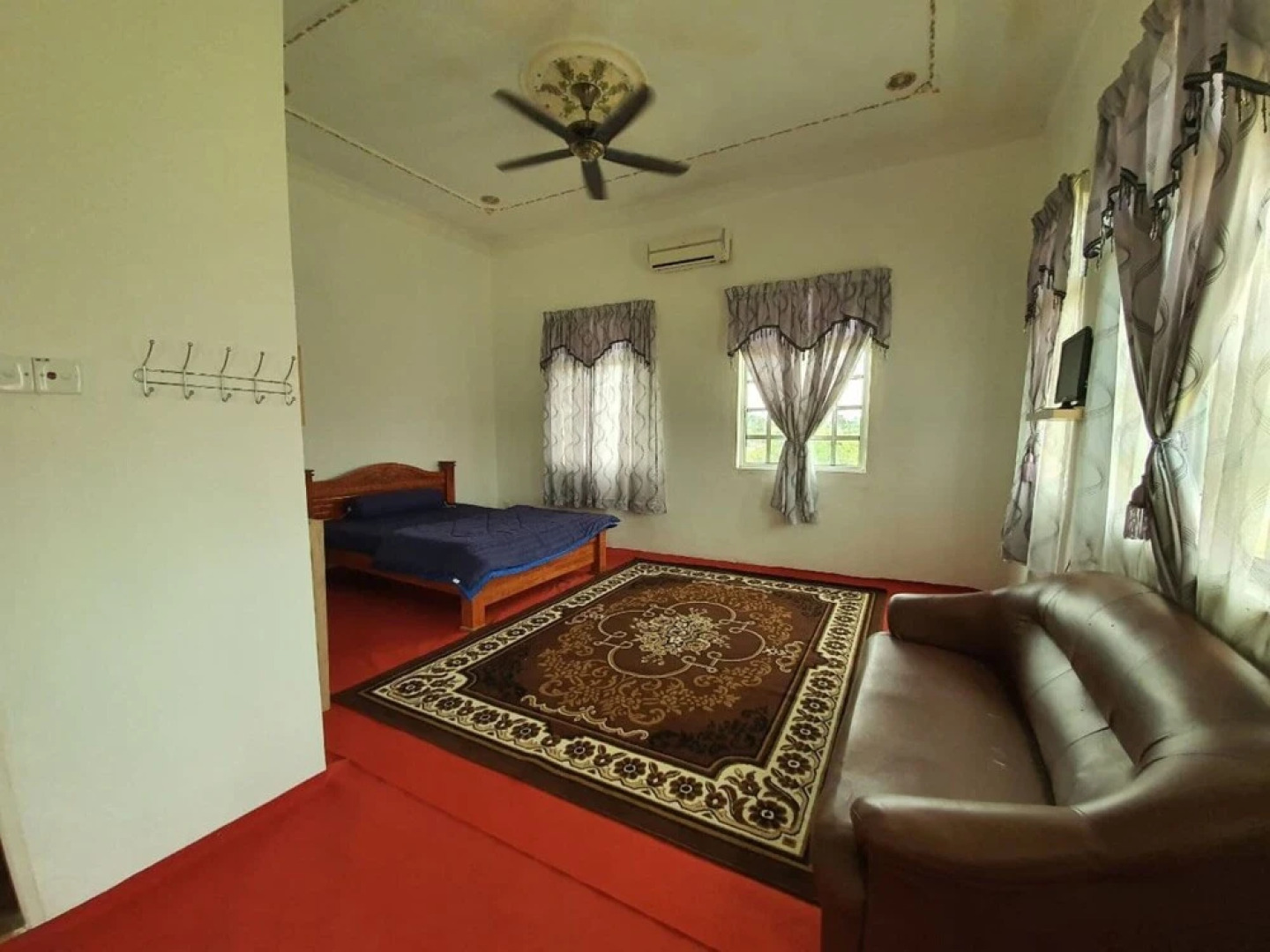 Hotel Z Dirgahayu 313 by Oyo Rooms